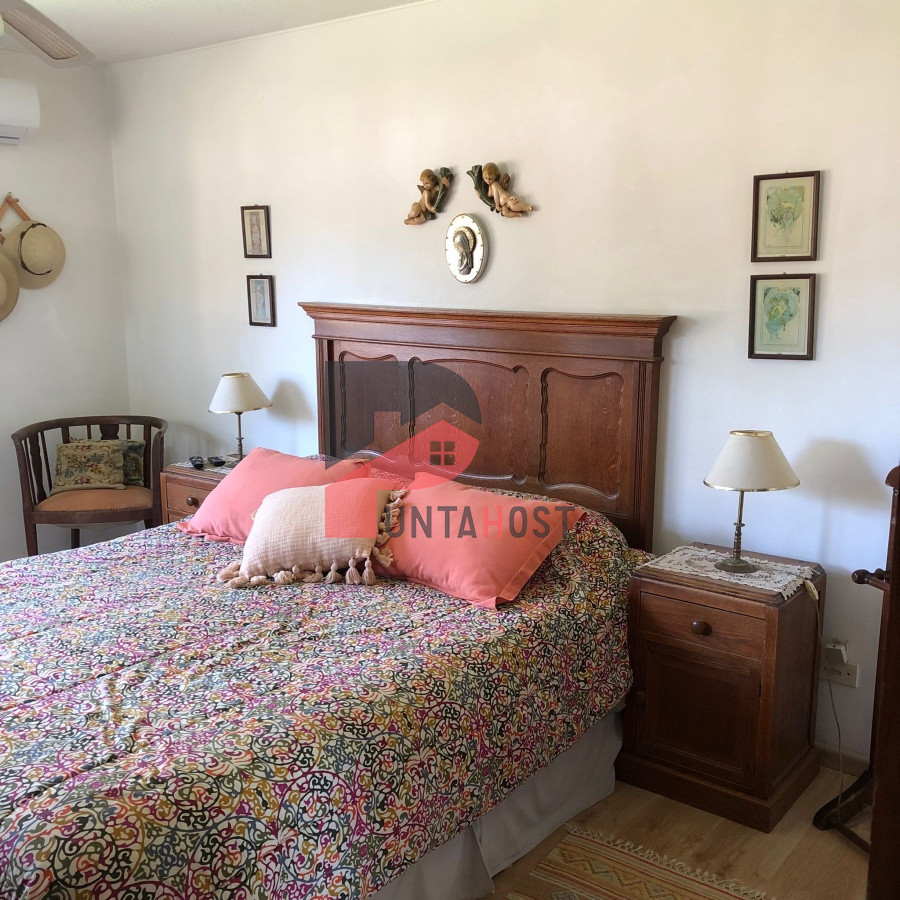 Apartamento ID.180 - Alquiler y venta de apartamento de 3 dormitorios y dependencia en Punta del Este