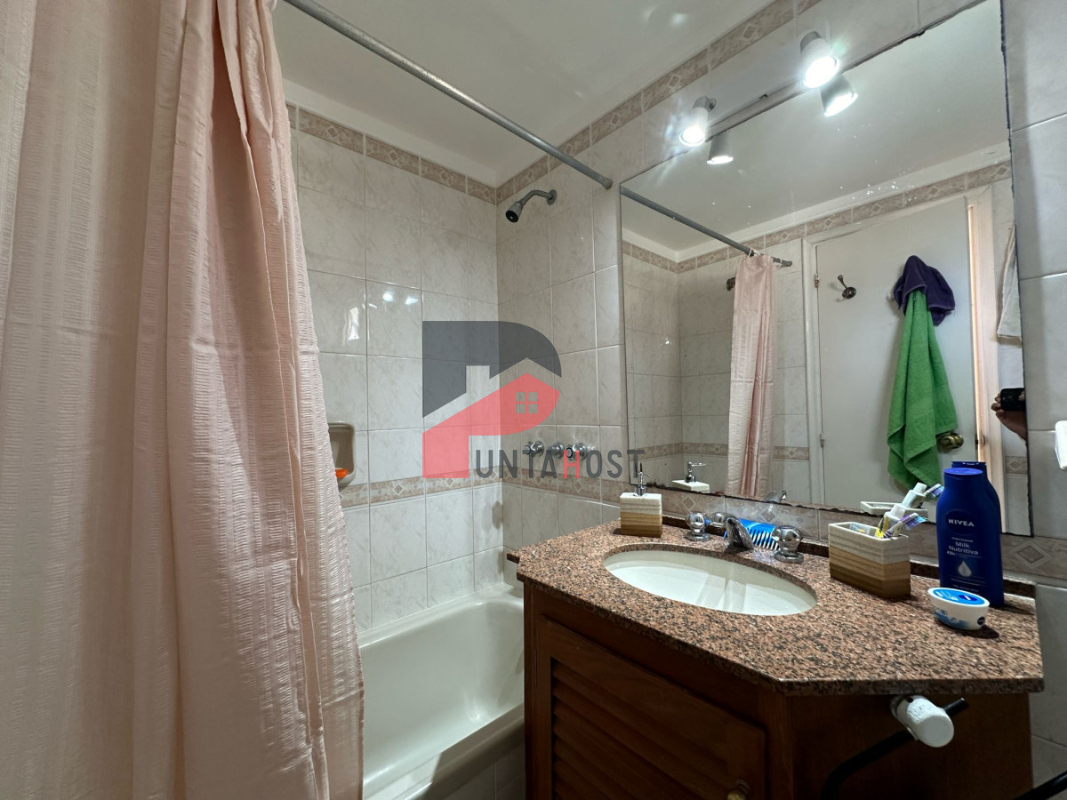 Apartamento ID.177 - Apartamento en venta  y alquiler de 3 dormitorios en Punta del Este