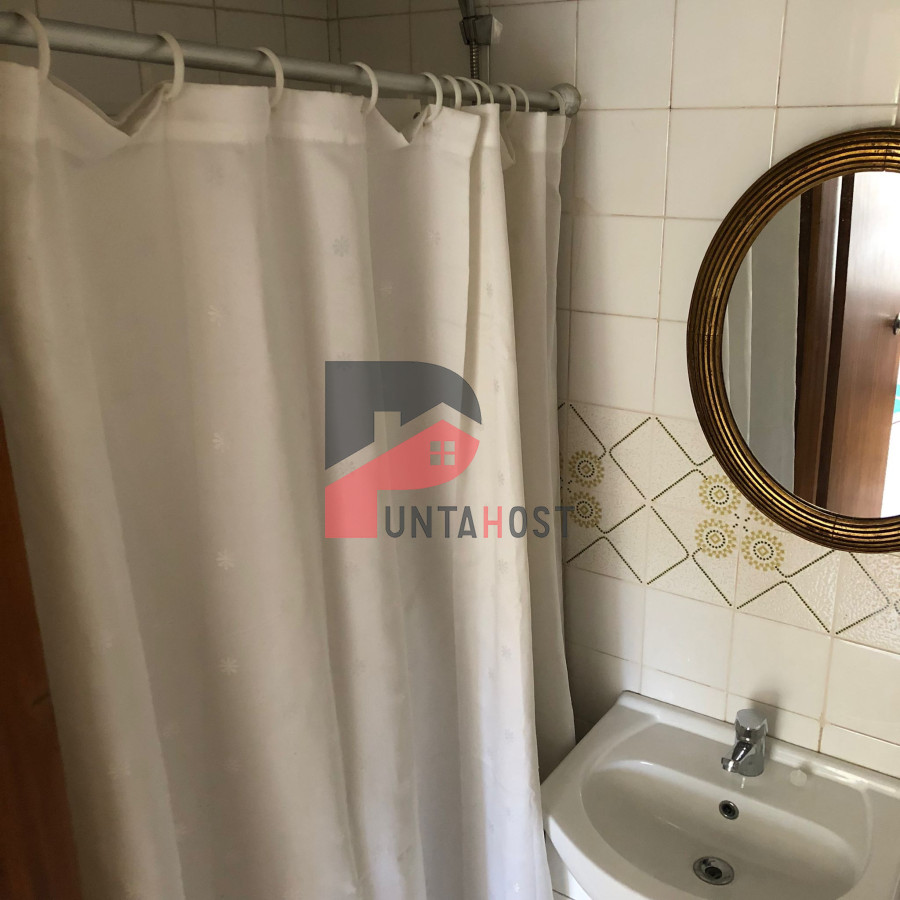Apartamento ID.180 - Alquiler y venta de apartamento de 3 dormitorios y dependencia en Punta del Este