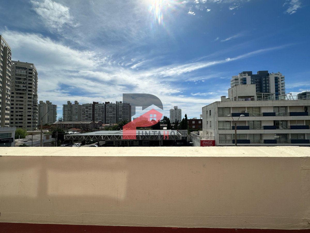 Apartamento ID.177 - Apartamento en venta  y alquiler de 3 dormitorios en Punta del Este
