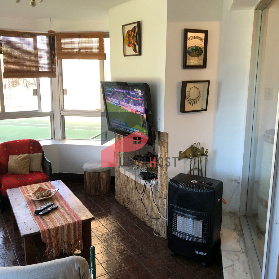 Apartamento ID.180 - Alquiler y venta de apartamento de 3 dormitorios y dependencia en Punta del Este