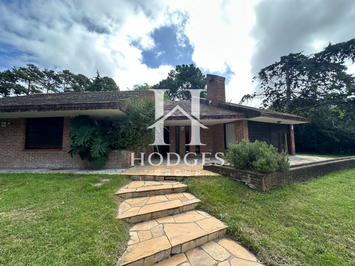 Casa ID.71 - Venta de casa de 3 dormitorios en Punta del Este 