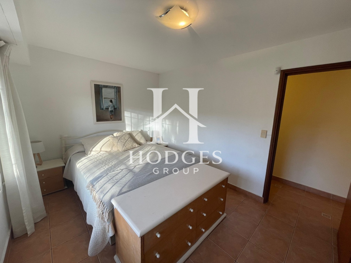 Casa ID.77 -  Casa en alquiler y venta, 4 dormitorios  en Punta del Este, playa mansa