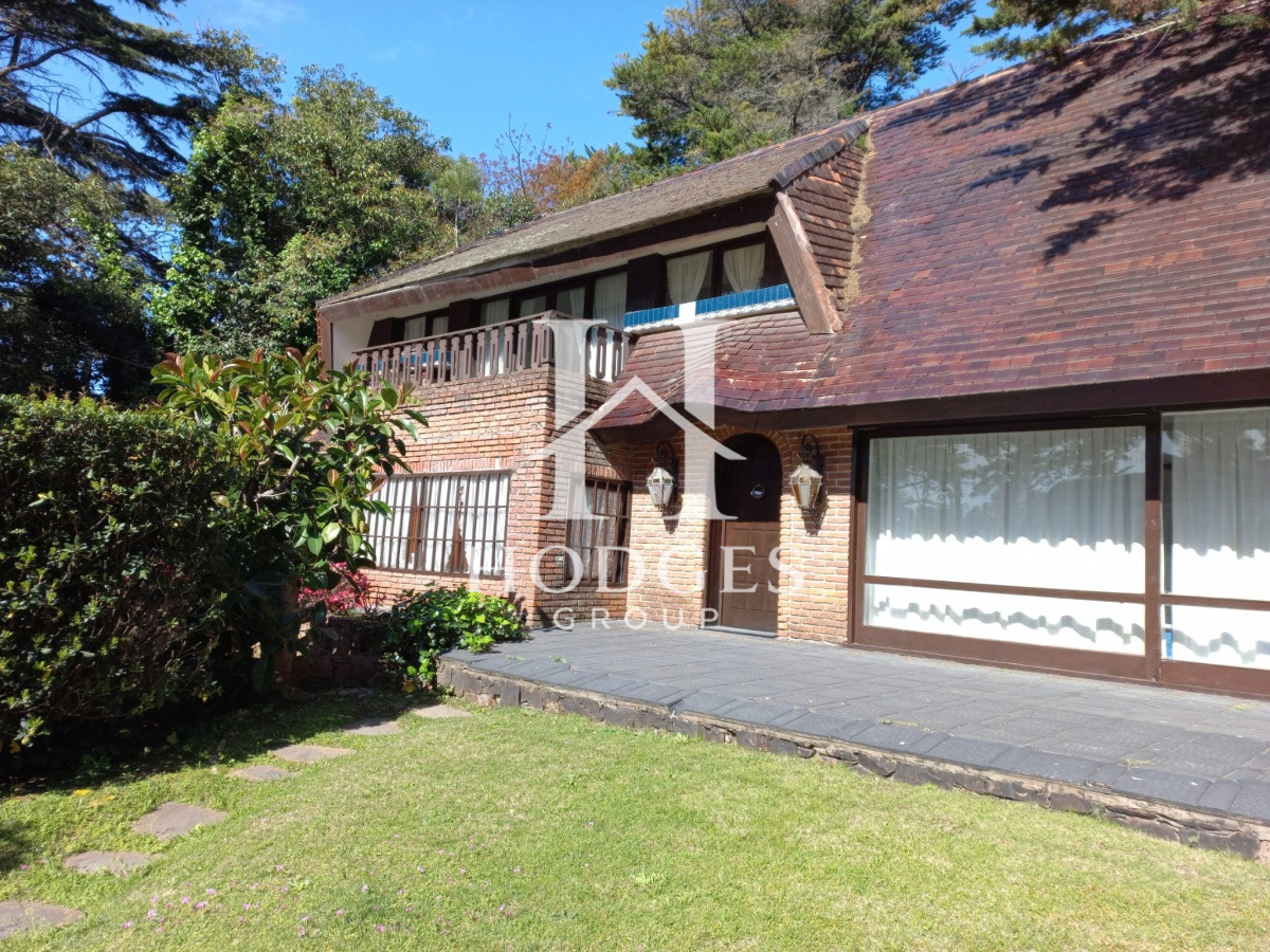 Casa ID.75 - Casa en venta de 4 dormitorios en Punta del Este