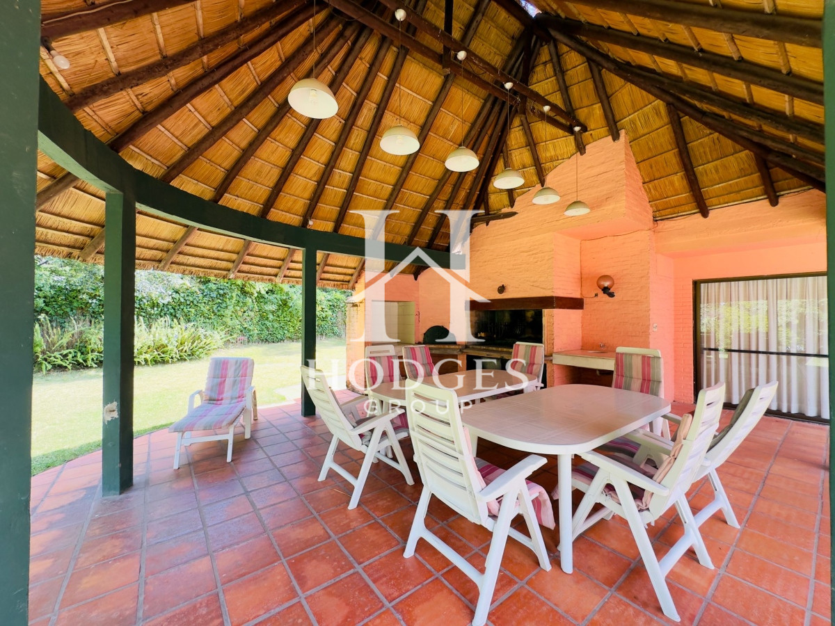 Casa ID.76 - Casa en Venta y alquiler,  50 metros de la playa.