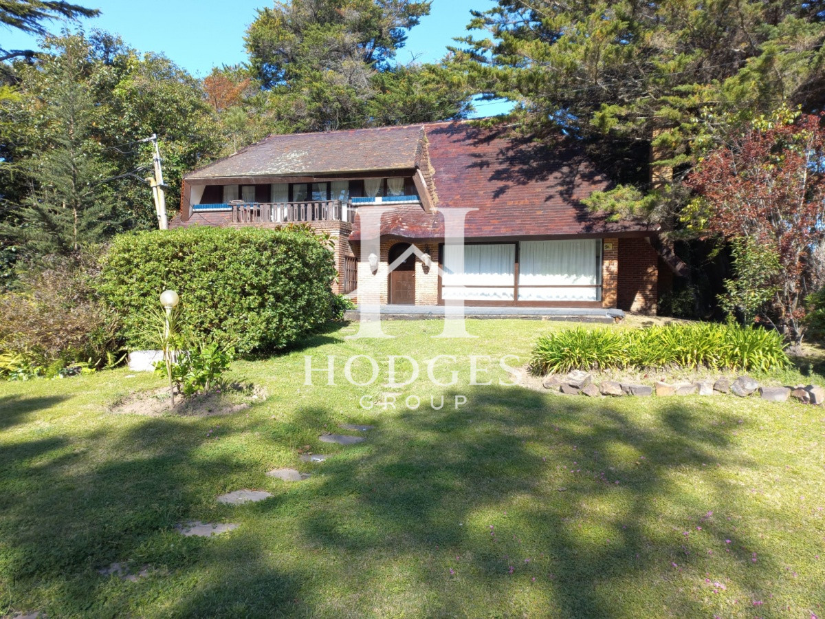 Casa ID.75 - Casa en venta de 4 dormitorios en Punta del Este