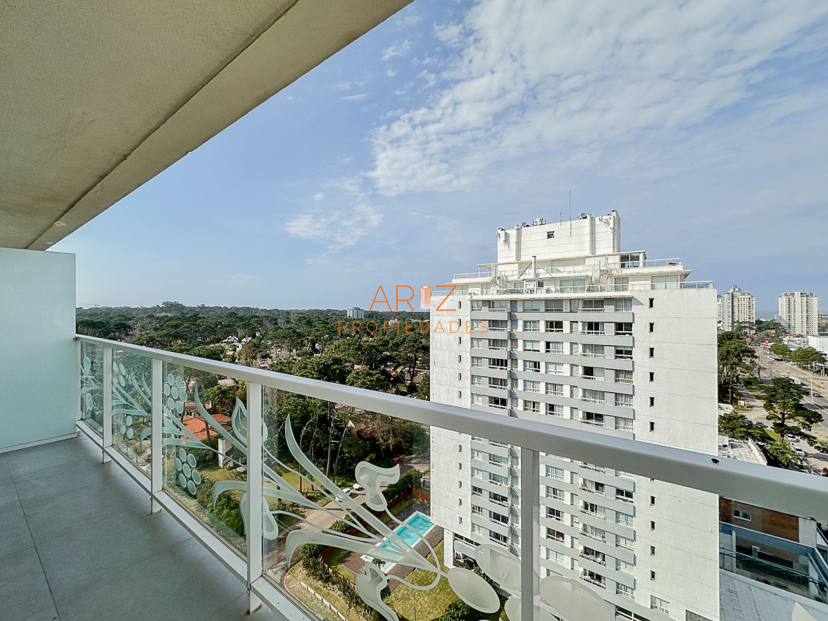 Apartamento ID.2352 - VENTA, apartamento de1dormitorio y medio en Torre YOO Punta.