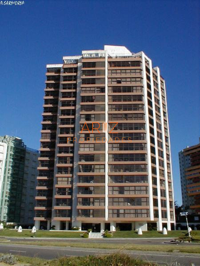 Apartamento ID.2262 - Apartamento en venta y en alquiler de dos dormitorios en Punta del Este