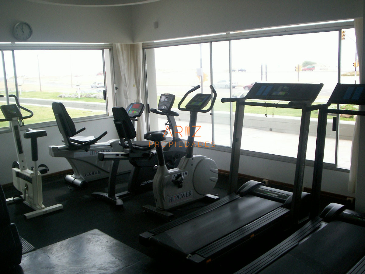 Apartamento ID.2482 - Venta y alquiler de apartamento zona Playa brava 3 DORMITORIOS TODOS LOS SERVICIOS