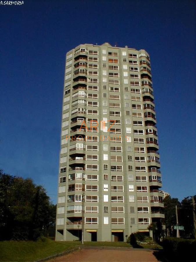 Apartamento ID.2557 - Venta de apartamento de dos dormitorios en Punta del Este