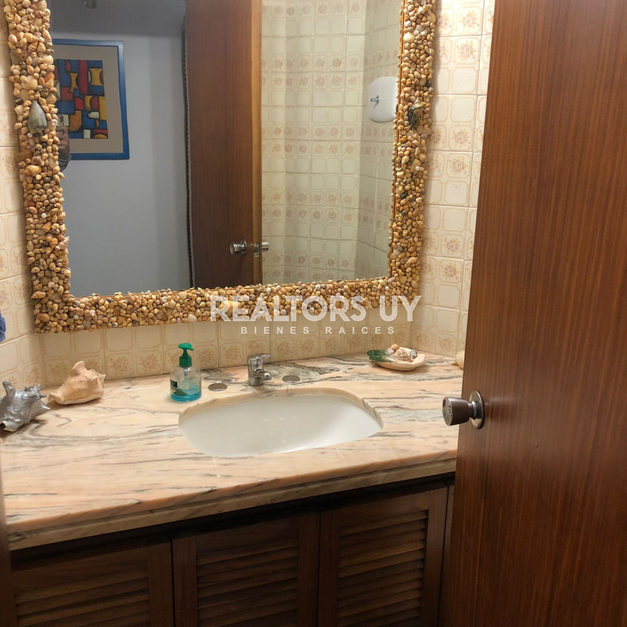 Apartamento ID.121 -  Apartamento en Venta , 3 dormitorios en  Punta del Este