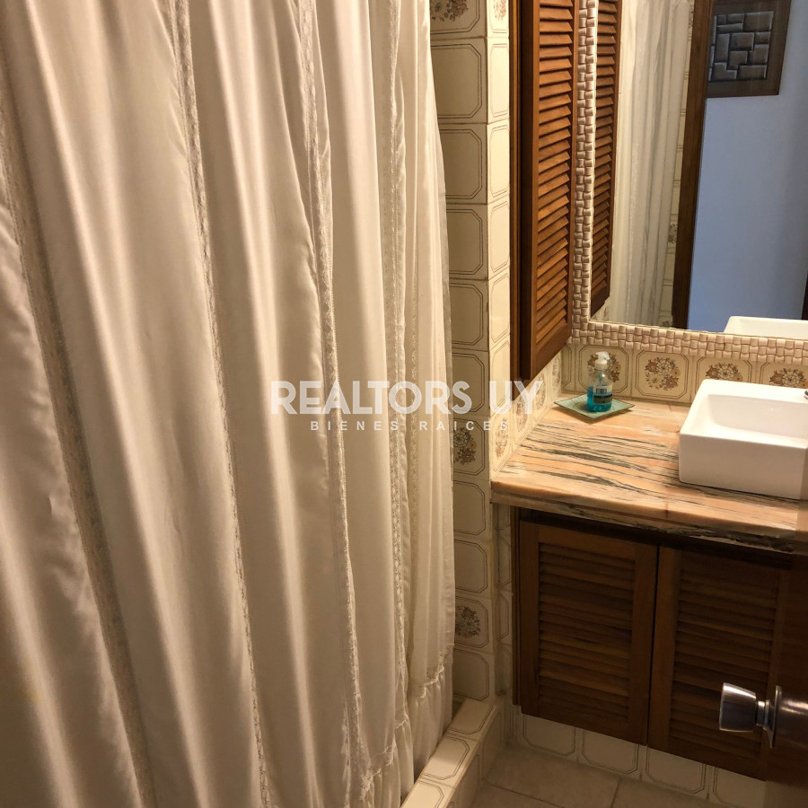 Apartamento ID.121 -  Apartamento en Venta , 3 dormitorios en  Punta del Este