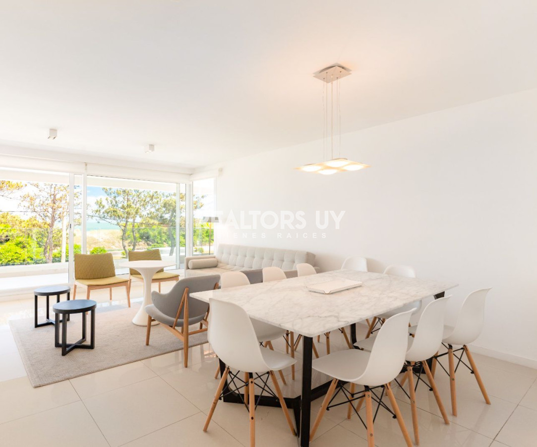 Apartamento ID.369 - Apartamento en venta, 3 suites. Edificio Horizonte. Playa Mansa, Punta del Este