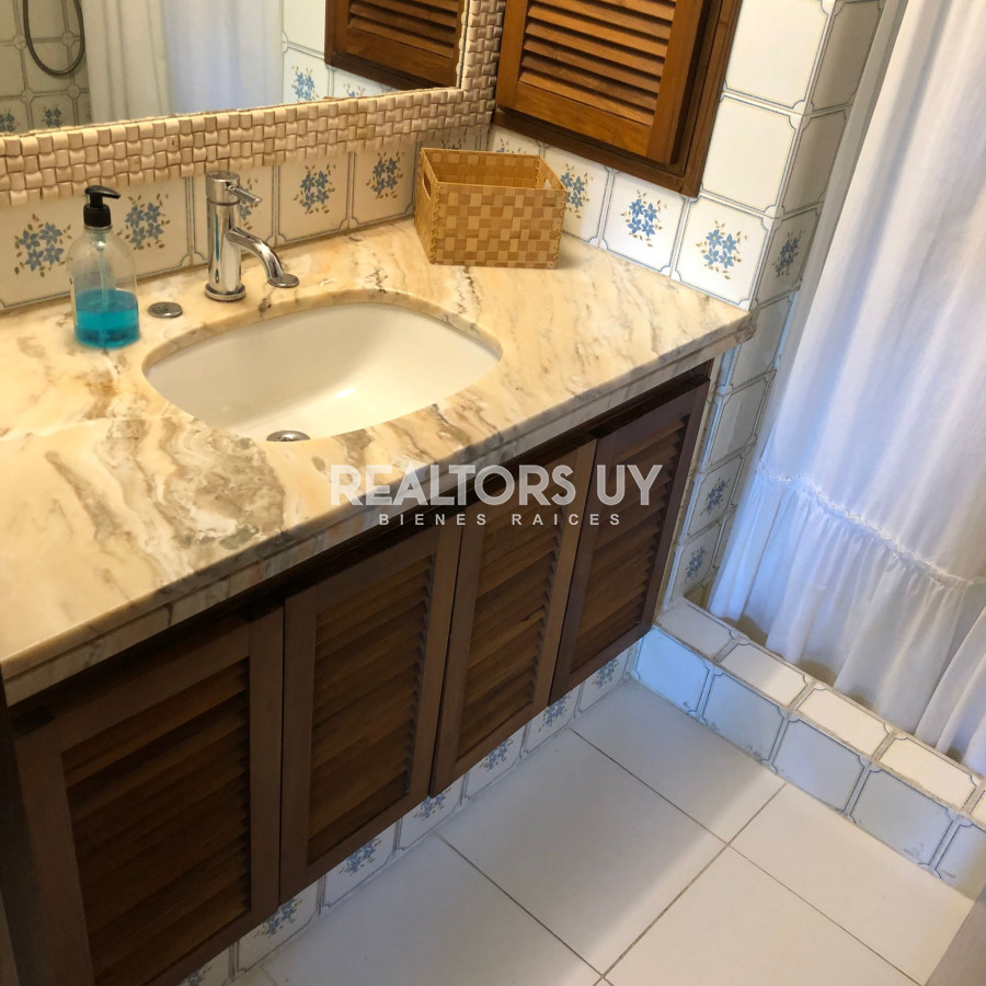 Apartamento ID.121 -  Apartamento en Venta , 3 dormitorios en  Punta del Este