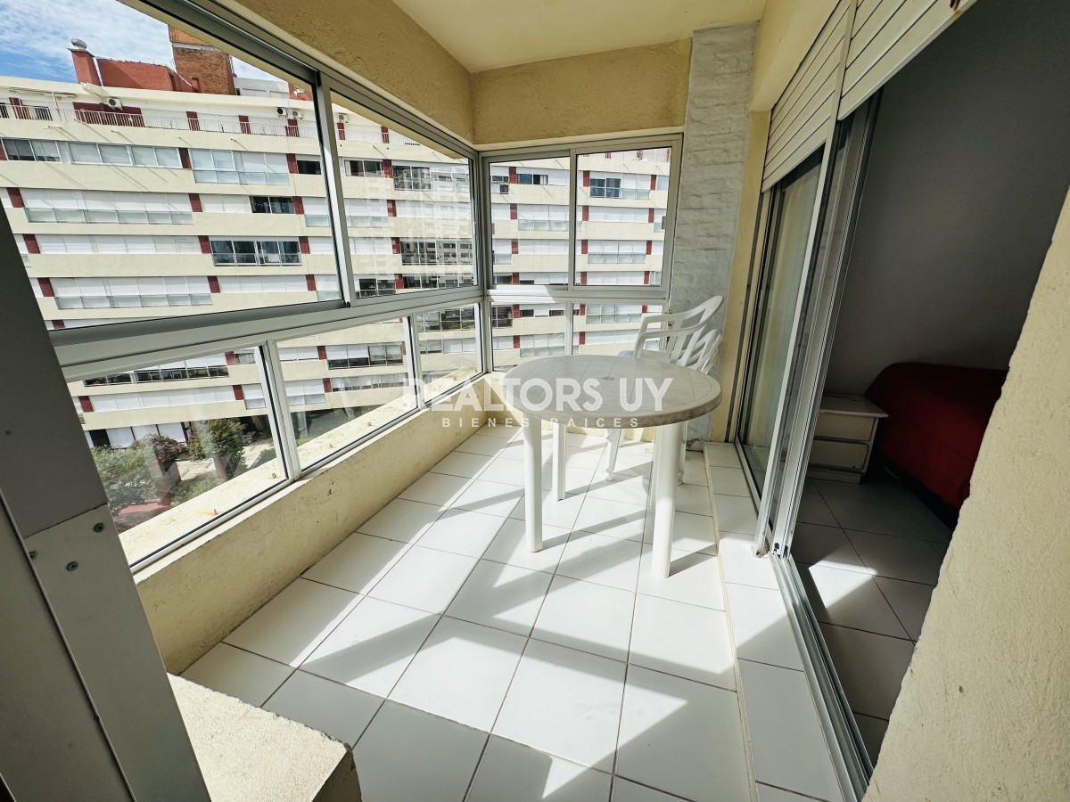 Apartamento ID.483 - Alquiler y venta de apartamento de 1 dormitorio y medio en Punta del Este