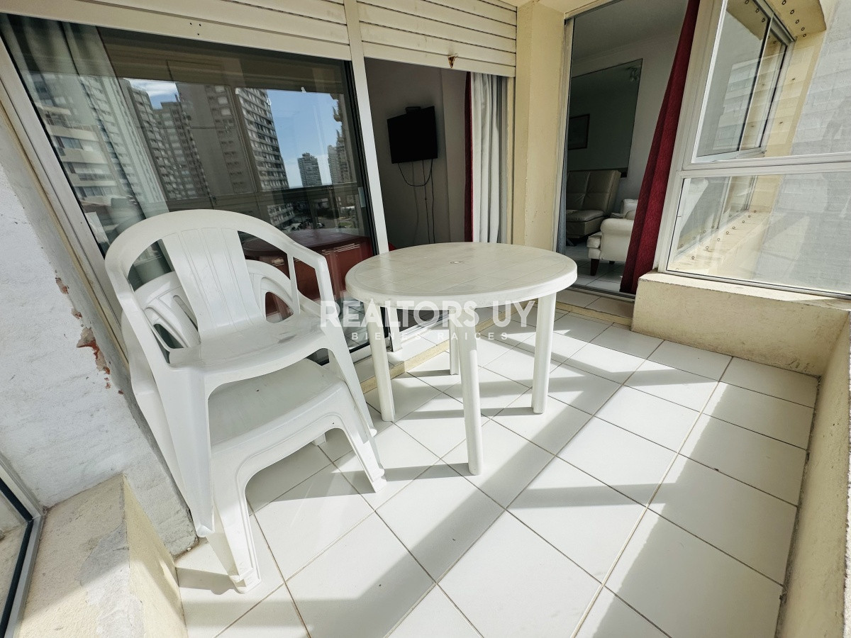 Apartamento ID.483 - Alquiler y venta de apartamento de 1 dormitorio y medio en Punta del Este