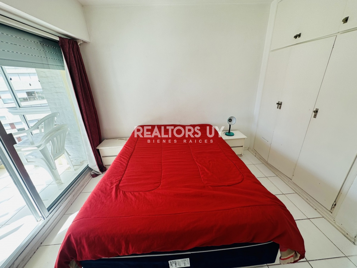 Apartamento ID.483 - Alquiler y venta de apartamento de 1 dormitorio y medio en Punta del Este