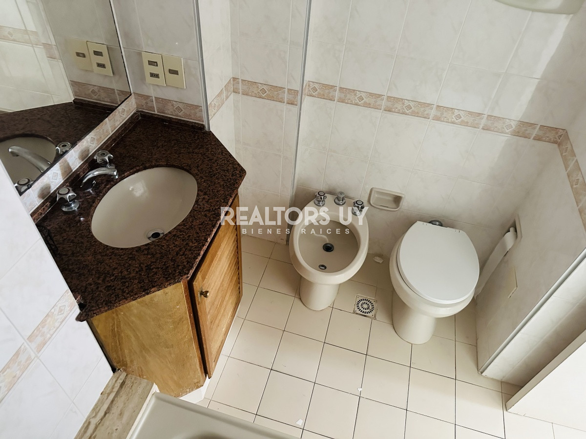 Apartamento ID.483 - Alquiler y venta de apartamento de 1 dormitorio y medio en Punta del Este