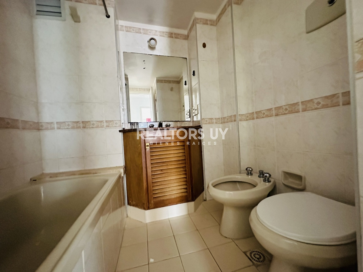 Apartamento ID.483 - Alquiler y venta de apartamento de 1 dormitorio y medio en Punta del Este