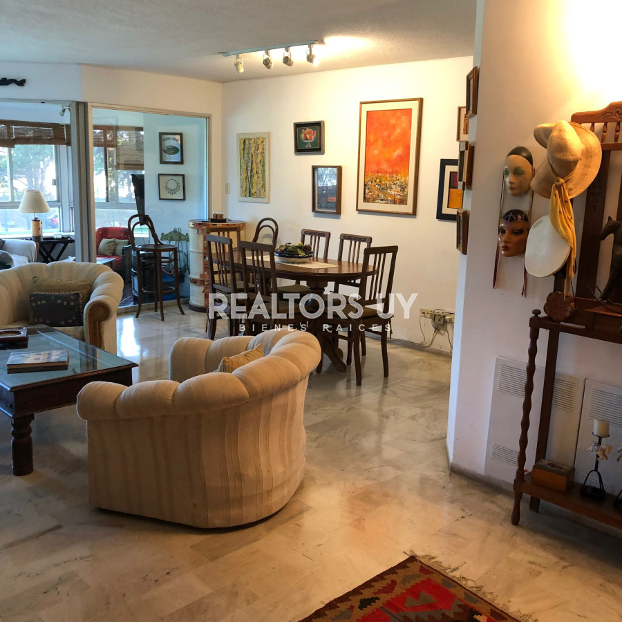 Apartamento ID.121 -  Apartamento en Venta , 3 dormitorios en  Punta del Este