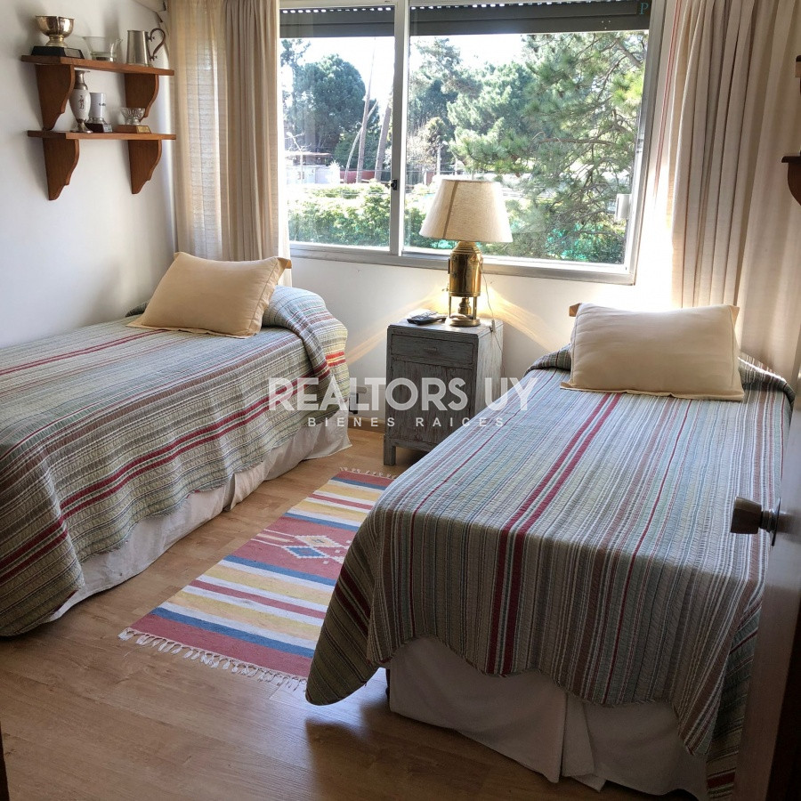 Apartamento ID.121 -  Apartamento en Venta , 3 dormitorios en  Punta del Este