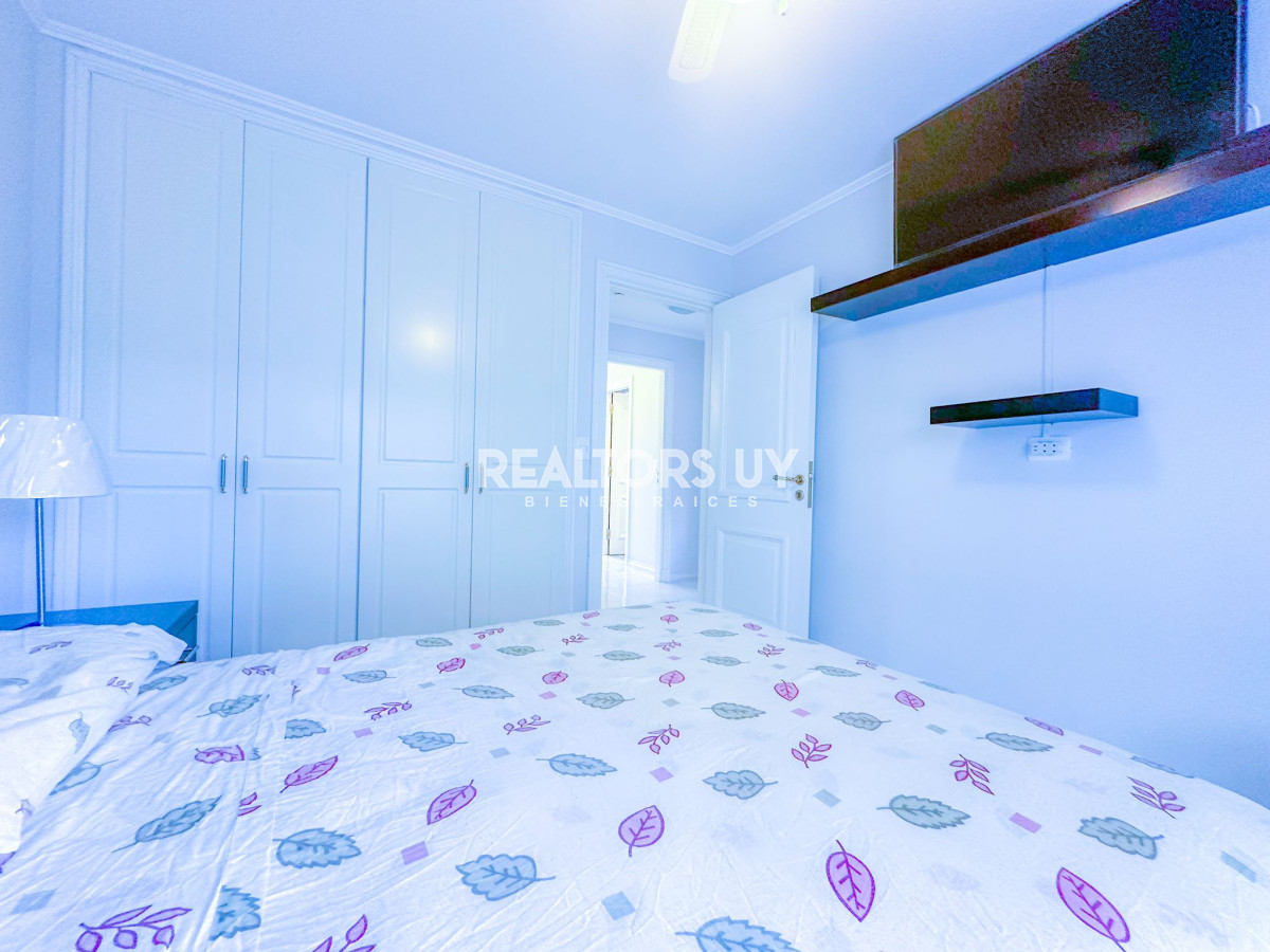 Apartamento ID.334 - Venta de apartamento de tres dormitorios en Coral Tower, Punta del Este.