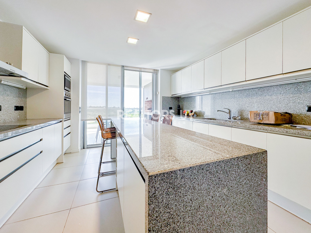 Apartamento ID.566 - Venta apartamento en playa Brava, Tiburon Terrazas Oceano