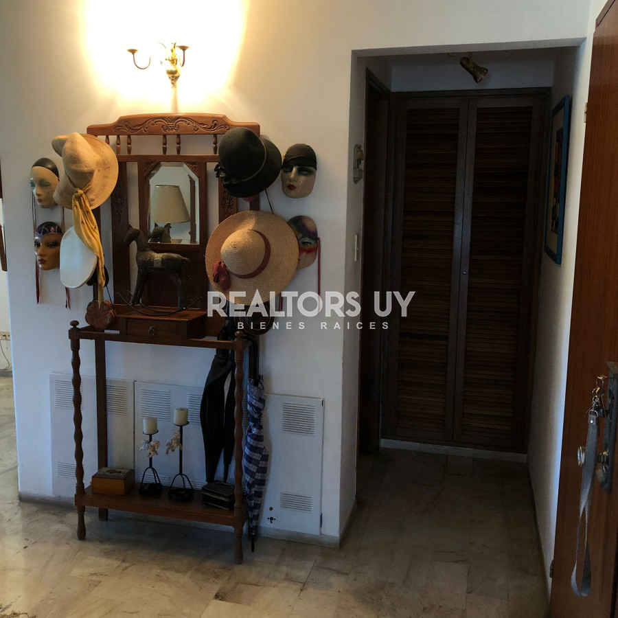 Apartamento ID.121 -  Apartamento en Venta , 3 dormitorios en  Punta del Este