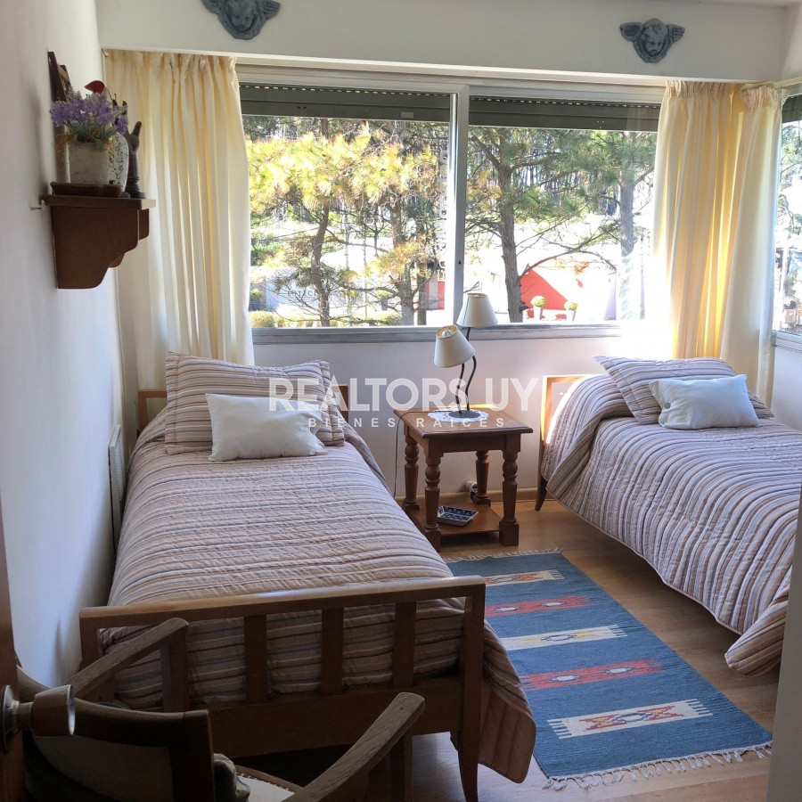Apartamento ID.121 -  Apartamento en Venta , 3 dormitorios en  Punta del Este