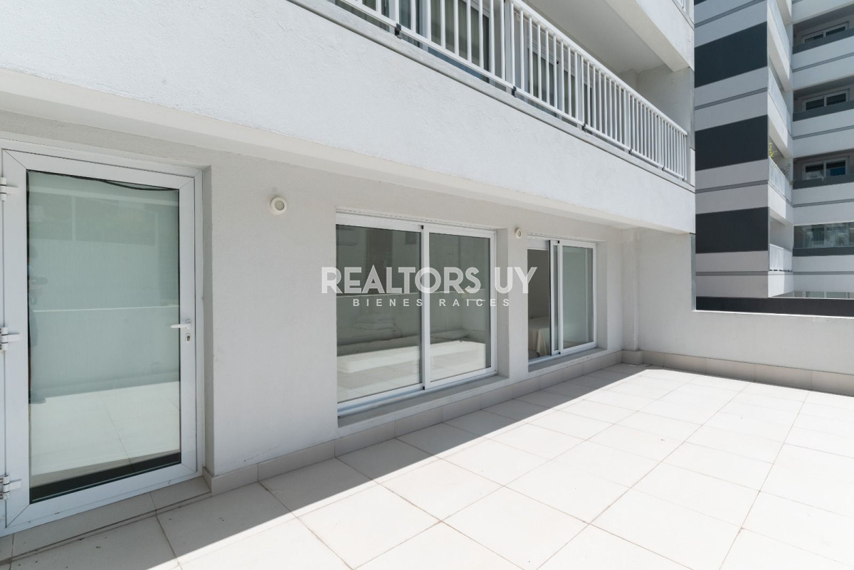 Apartamento ID.369 - Apartamento en venta, 3 suites. Edificio Horizonte. Playa Mansa, Punta del Este