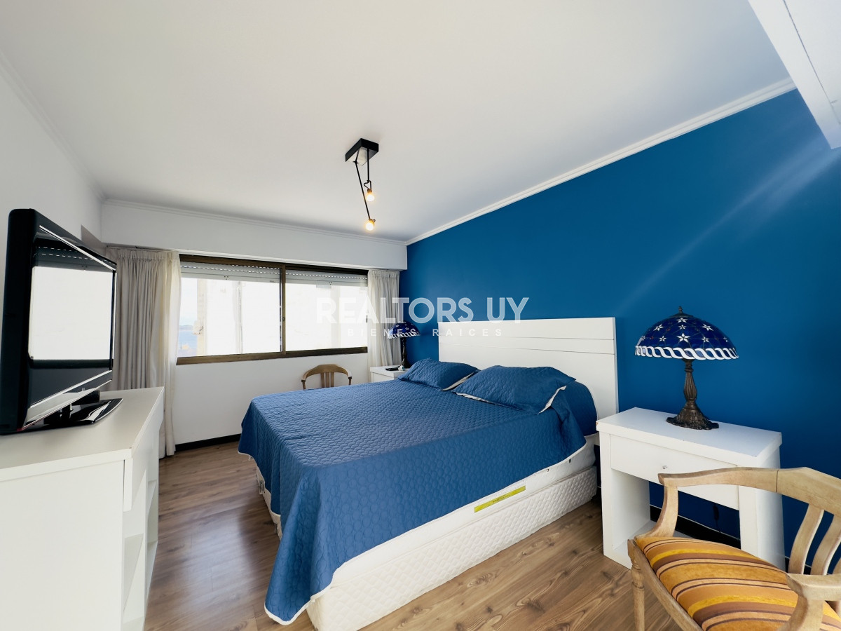 Apartamento ID.364 - Apartamento en venta, 3 dormitorios, vista al mar, primera linea, playa mansa.