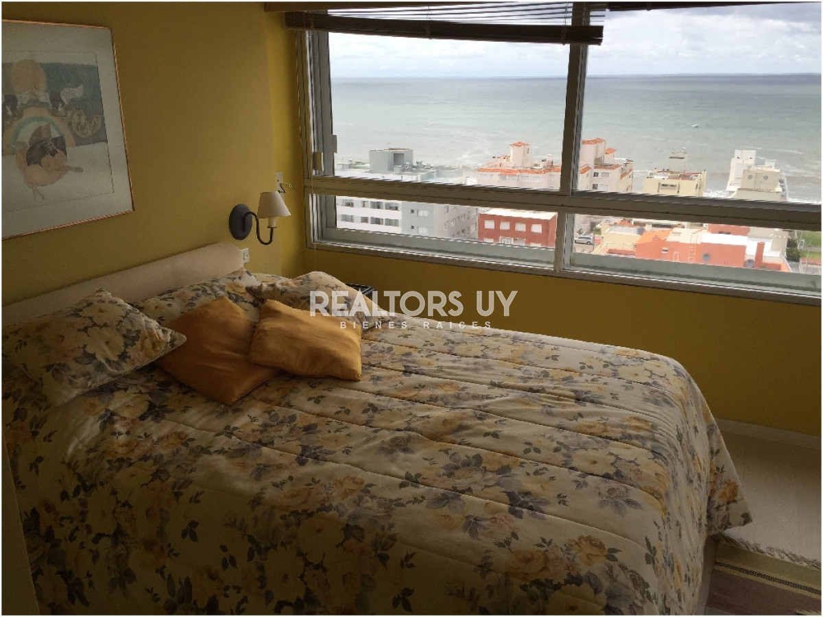 Apartamento ID.124 - Apartamento en venta de 3 d y dep en Punta del Este