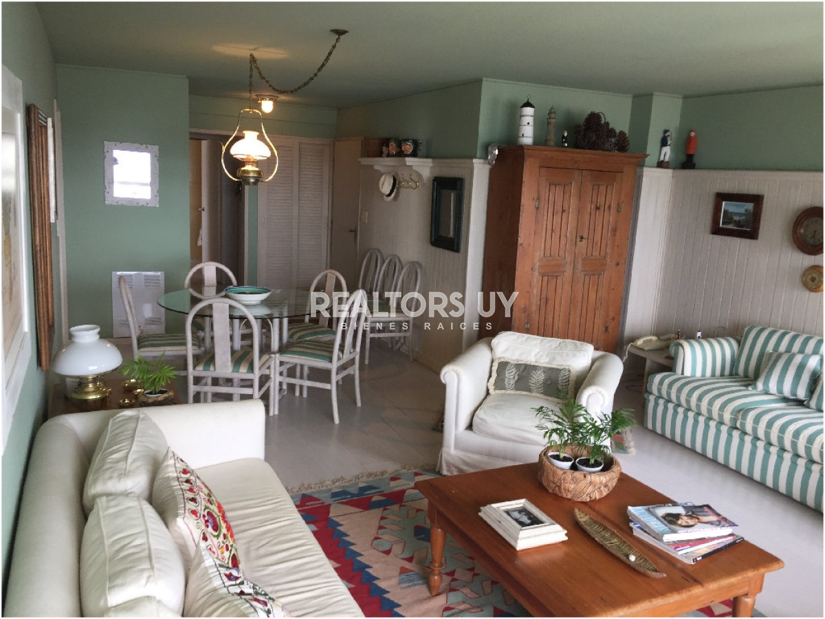Apartamento ID.124 - Apartamento en venta de 3 d y dep en Punta del Este