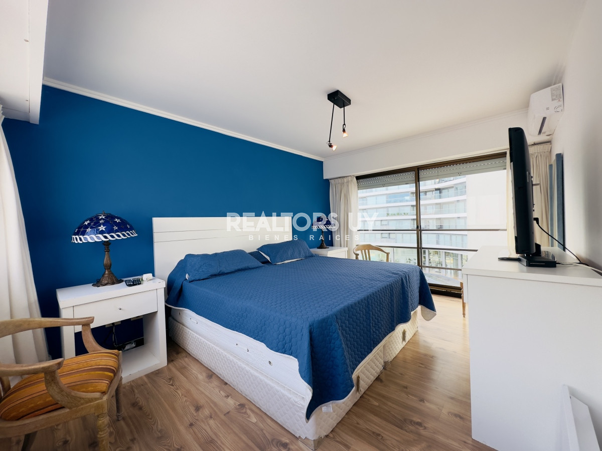 Apartamento ID.364 - Apartamento en venta, 3 dormitorios, vista al mar, primera linea, playa mansa.