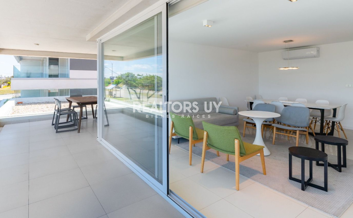 Apartamento ID.369 - Apartamento en venta, 3 suites. Edificio Horizonte. Playa Mansa, Punta del Este
