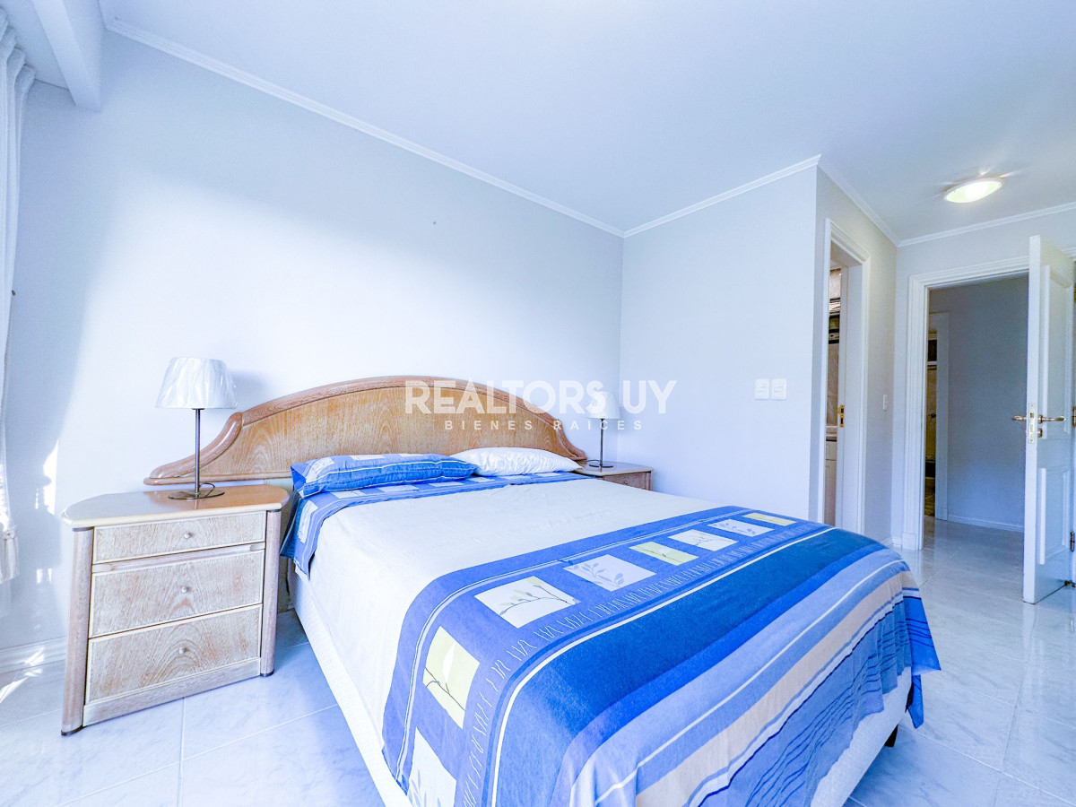 Apartamento ID.334 - Venta de apartamento de tres dormitorios en Coral Tower, Punta del Este.