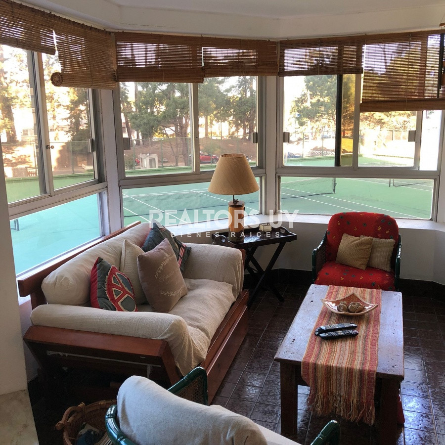 Apartamento ID.121 -  Apartamento en Venta , 3 dormitorios en  Punta del Este