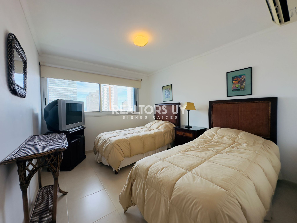 Apartamento ID.368 - Apartamento de dos dormitorios en venta en Punta del Este