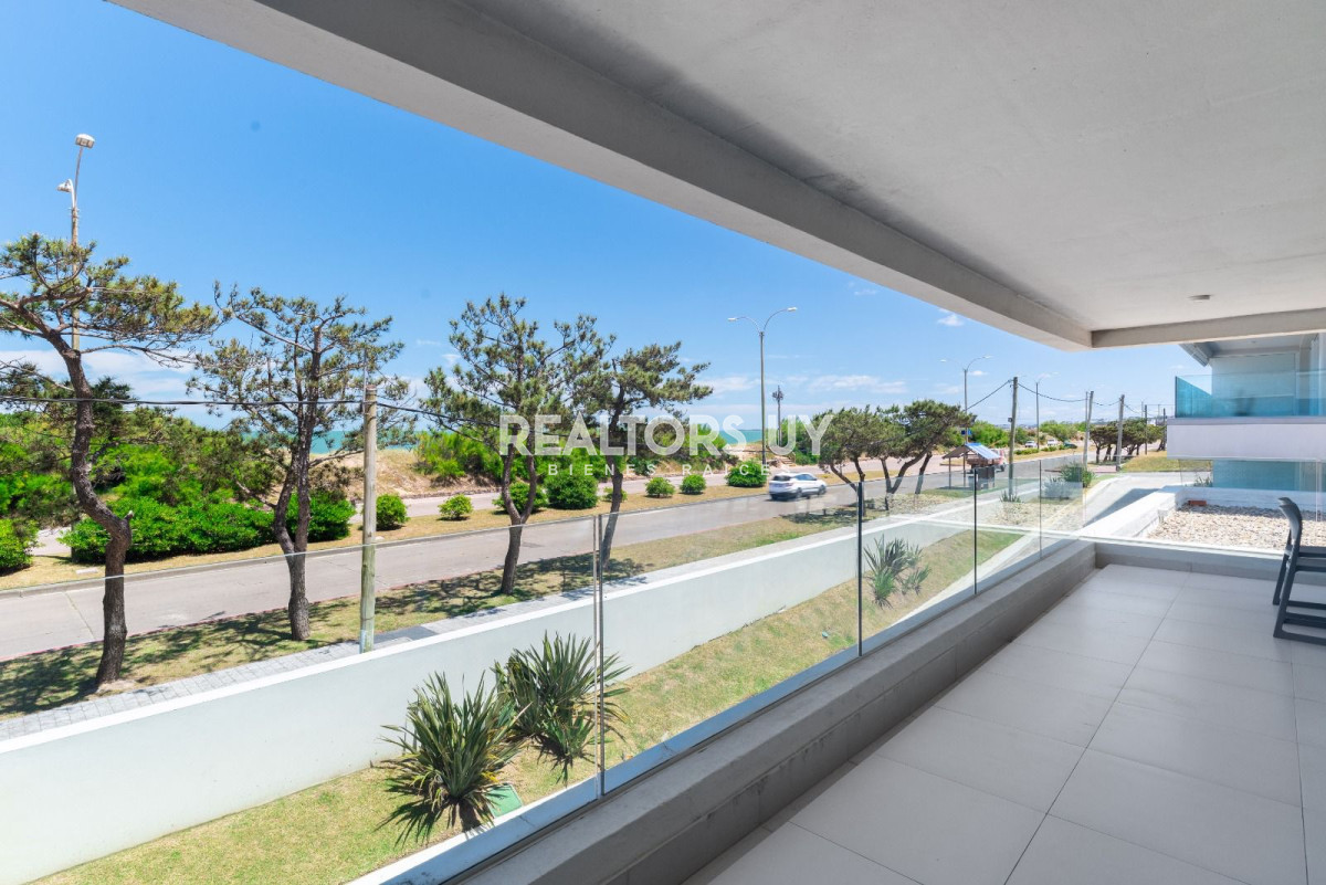 Apartamento ID.369 - Apartamento en venta, 3 suites. Edificio Horizonte. Playa Mansa, Punta del Este