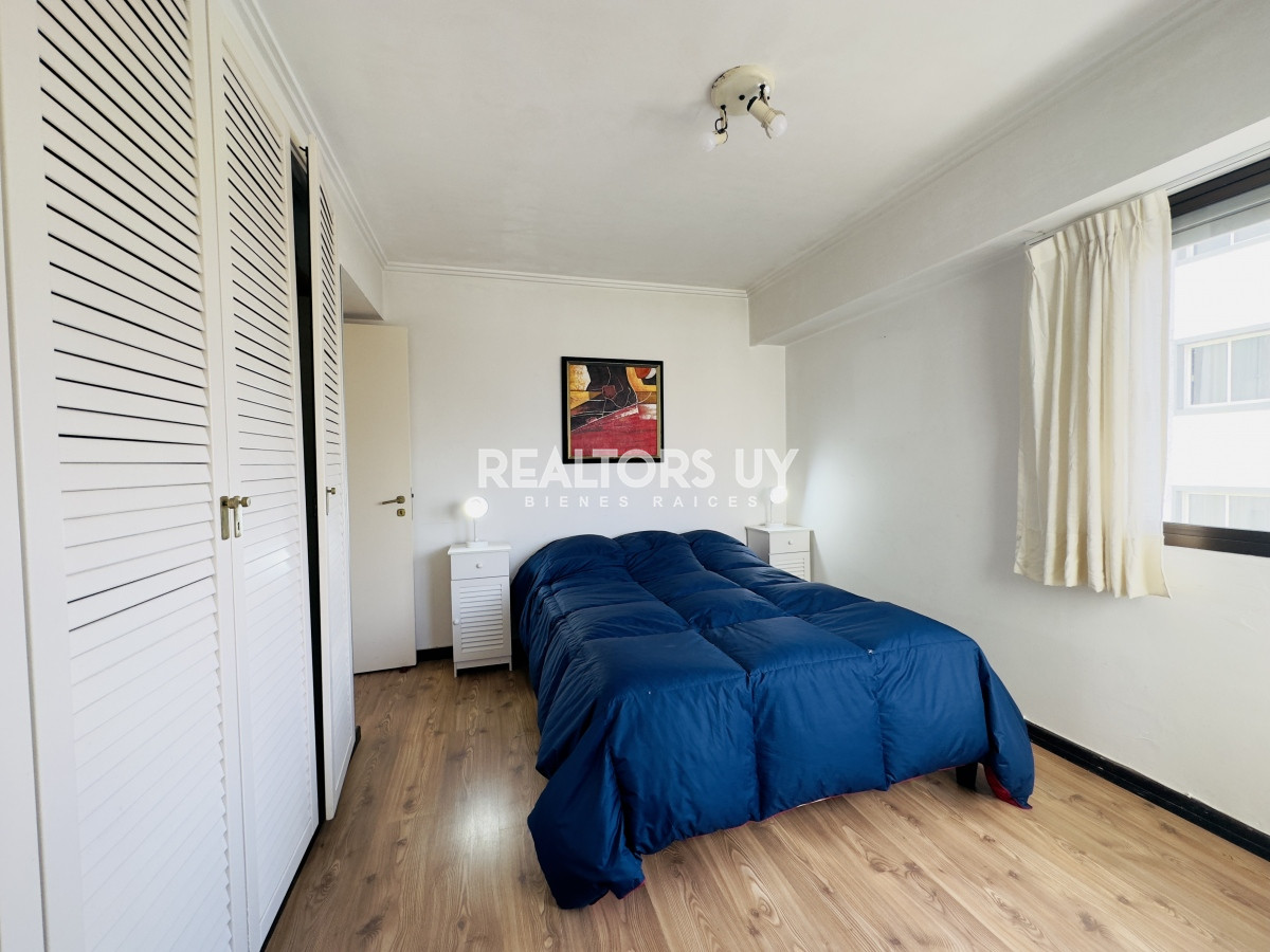 Apartamento ID.364 - Apartamento en venta, 3 dormitorios, vista al mar, primera linea, playa mansa.