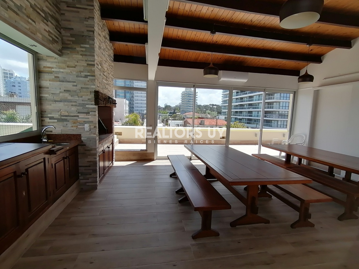 Apartamento ID.483 - Alquiler y venta de apartamento de 1 dormitorio y medio en Punta del Este