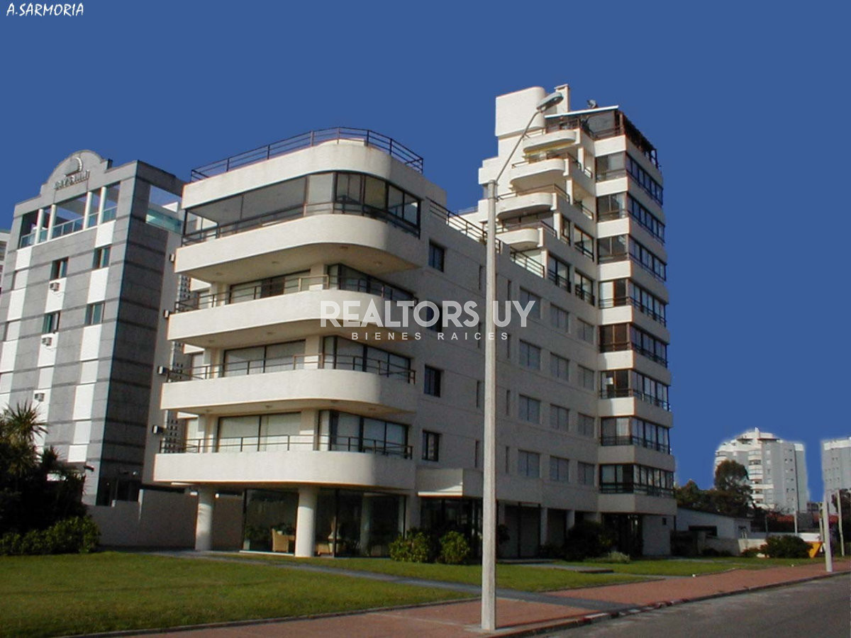 Apartamento ID.364 - Apartamento en venta, 3 dormitorios, vista al mar, primera linea, playa mansa.