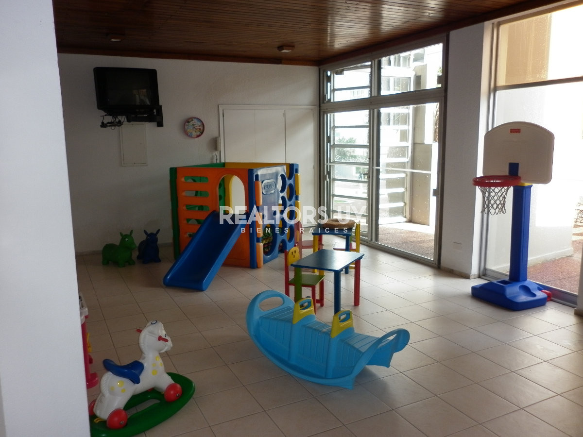 Apartamento ID.124 - Apartamento en venta de 3 d y dep en Punta del Este