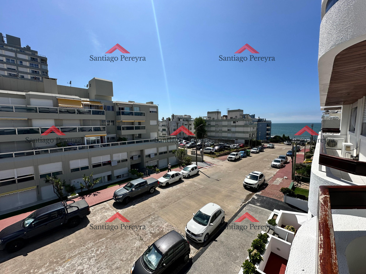 Apartamento ID.16324 - Apartamento de dos dormitorios en venta en Punta del Este.-