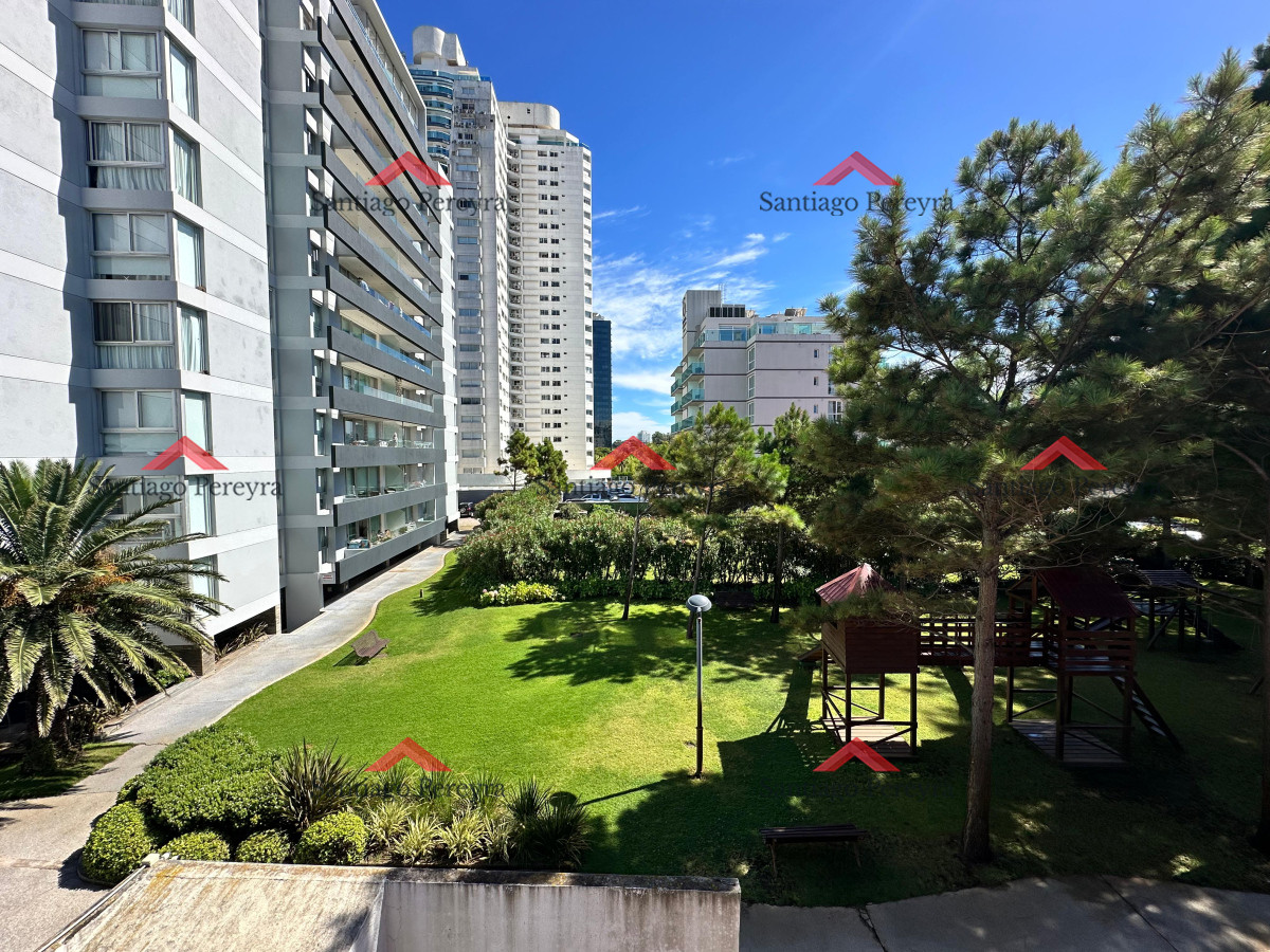 Apartamento ID.16046 - venta de apartamento de dos dormitorios Punta del Este