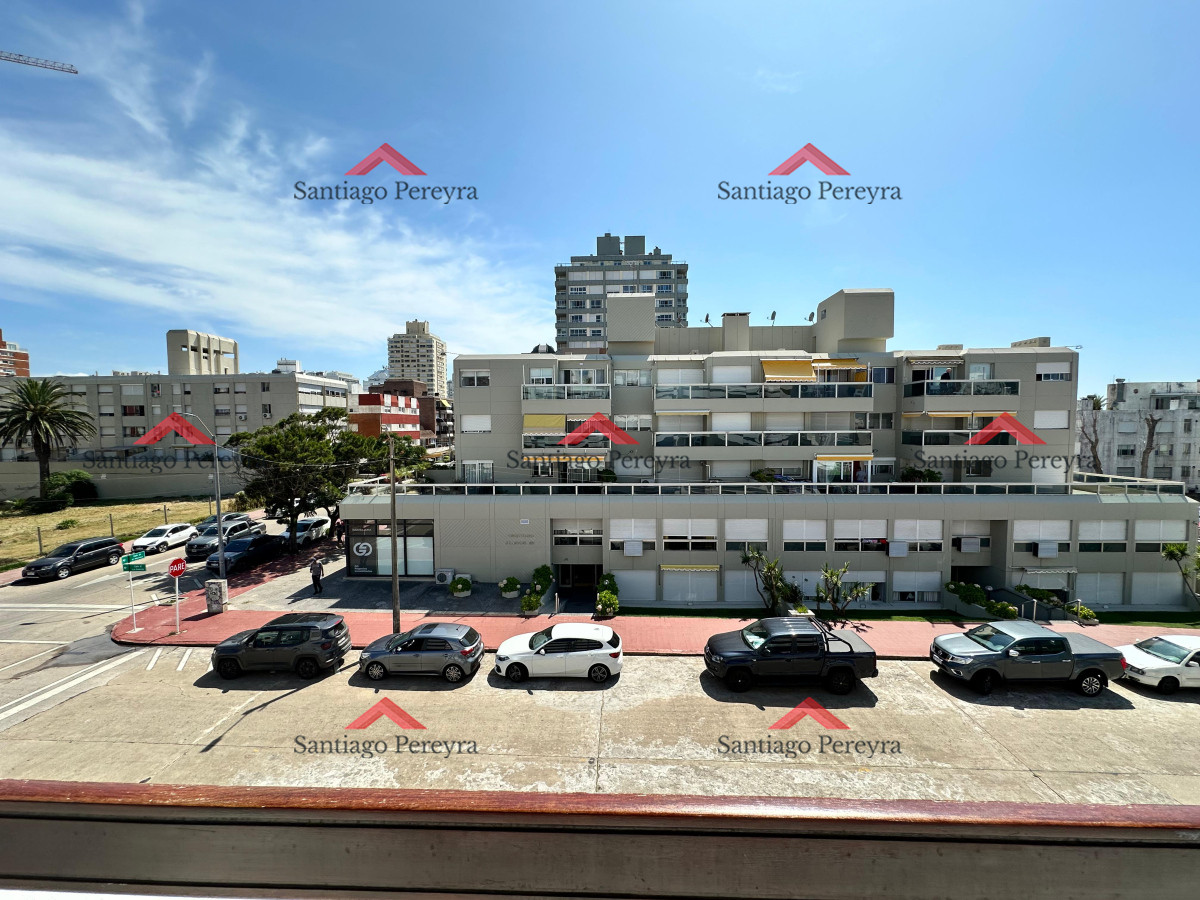 Apartamento ID.16324 - Apartamento de dos dormitorios en venta en Punta del Este.-