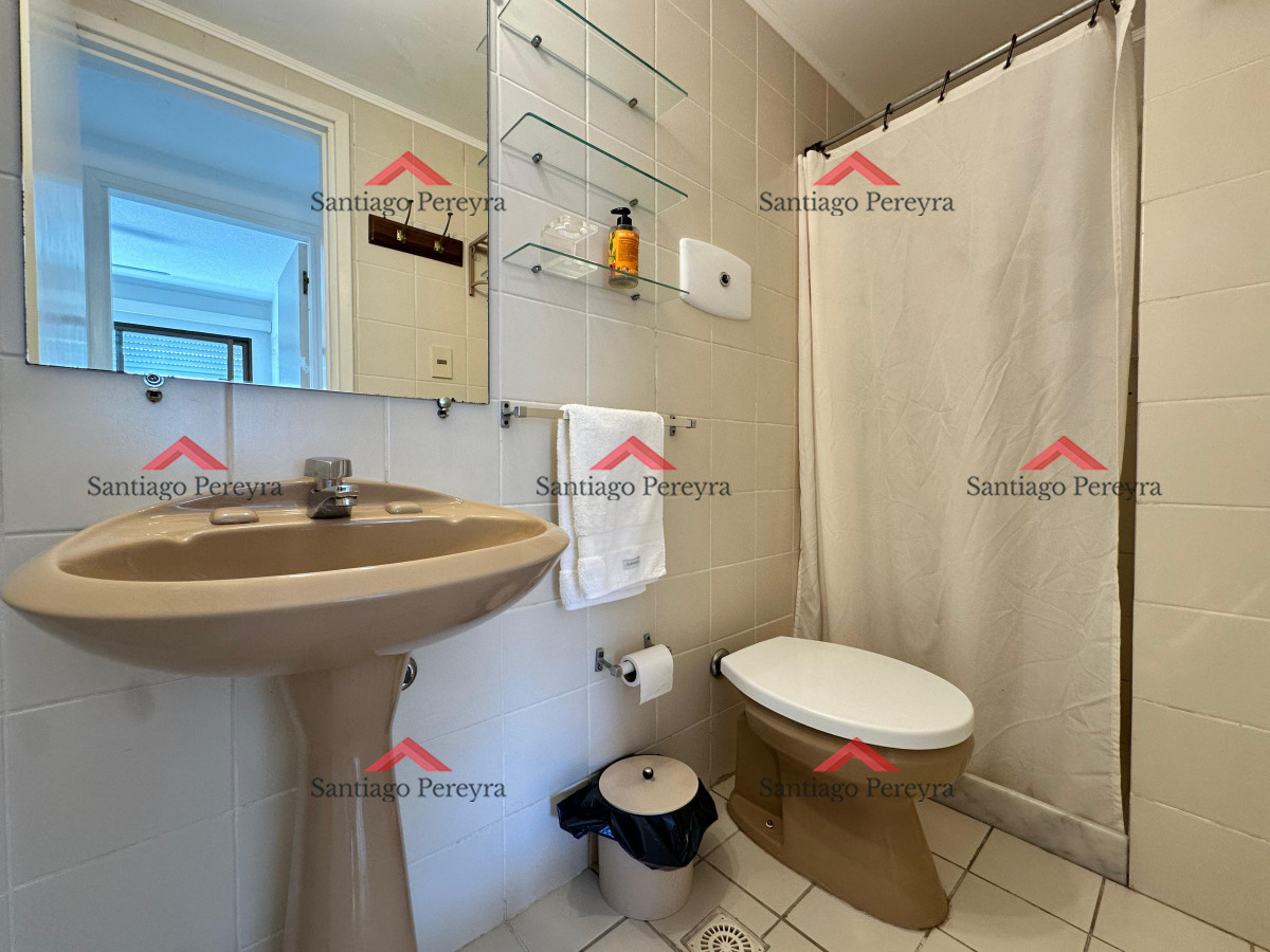 Apartamento ID.16324 - Apartamento de dos dormitorios en venta en Punta del Este.-
