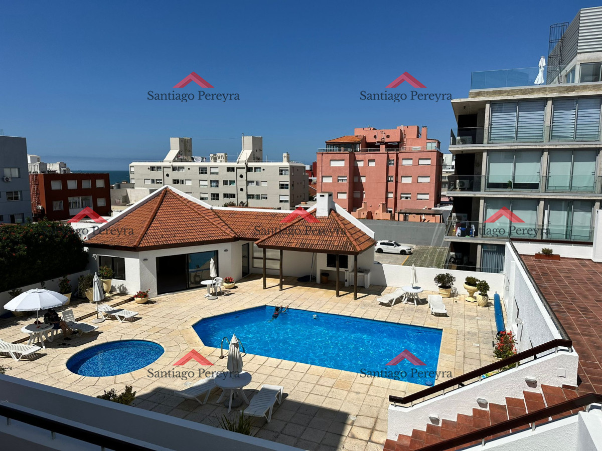 Apartamento ID.16324 - Apartamento de dos dormitorios en venta en Punta del Este.-
