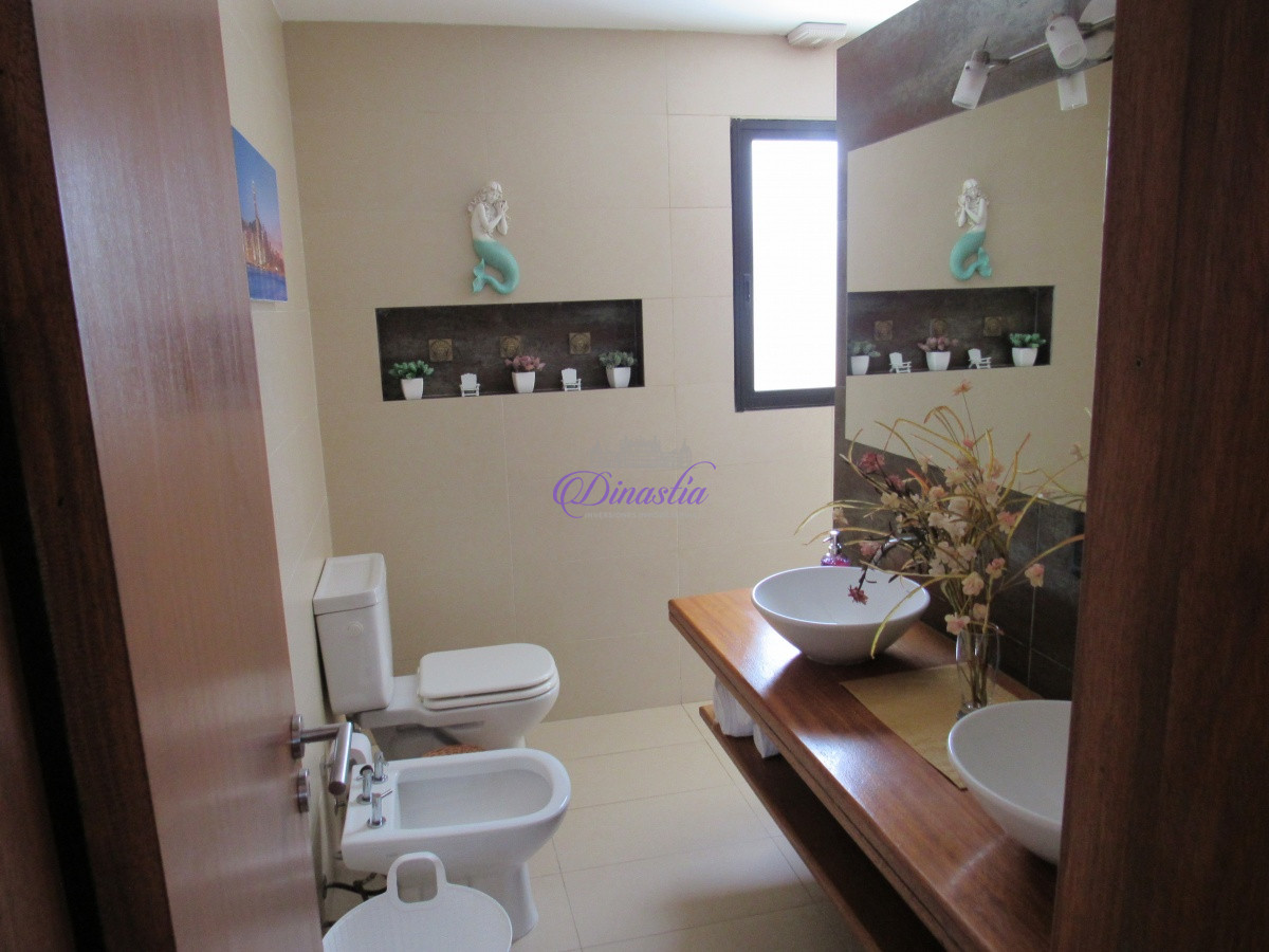 Casa ID.347 - Casa en venta de 3 dormitorios en Balneario Buenos Aires