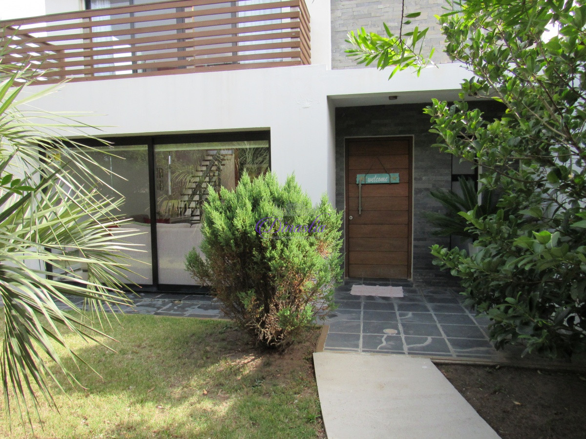 Casa ID.347 - Casa en venta de 3 dormitorios en Balneario Buenos Aires